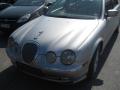 Kuva 2: Jaguar S-type 2005