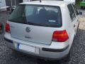 Kuva 2: Volkswagen Golf IV 1,4 2000