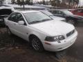 Kuva 2: Volvo S40 I 4D Sedan 2.0T A/T 2004