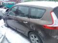 Kuva 2: Renault Scnic 1.9 dCi tila-auto 2010