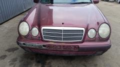Mercedes-Benz E S210