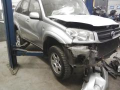Toyota Rav 4 2,0 -03
