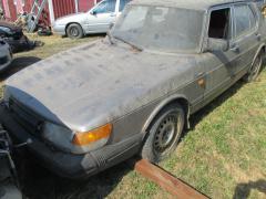 Saab 900