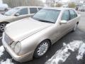 Kuva 2: Mercedes-Benz (W210) E 270 CDI Sedan 2000