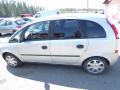 Kuva 2: Opel Meriva 1.8 16V Enjoy Tila-auto 2003