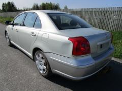 Toyota Avensis 1.6 VVti sed. -03