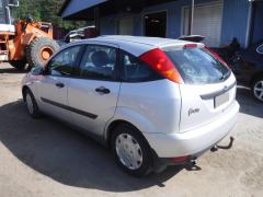 Ford Focus I Pre-Facelift 5D HB 1.6i MT5