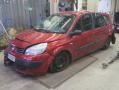 Kuva 2: Renault Megane Grand Scnic 1.6 -05 2005