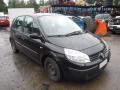 Kuva 2: Renault Scnic 5D MPV 1.6i MT5 2005