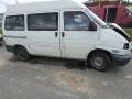 Kuva 2: Volkswagen Transporter 2.5 TDI Minibussi 2000