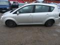 Kuva 2: Toyota Corolla Verso 2.2 D-4D Tila-auto 2006