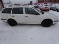 Kuva 2: Skoda Octavia 1.6 Bensa Farmari 2000