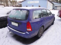 Ford Focus I Pre-Facelift 5D STW 1.6i MT5