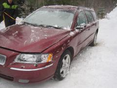 Volvo V70 2,5 T 4X4 AUT. -07 PUNAINEN