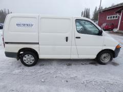 Toyota Hiace 2.5 D-4D Pakettiauto (lyhyt)