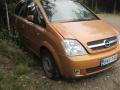 Kuva 2: Opel Meriva 1.6 -04 Kullanruskea 2004