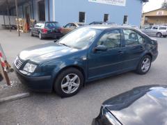VW Bora 4D Sedan 1.6i 16V MT5