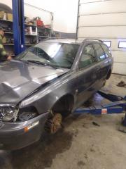 Volvo V40 StW 2.0 16V -02