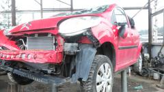 Citroen C1 1,0 -10 5-ovinen punainen
