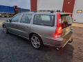 Kuva 2: VOLVO V70 II  2.4b 140hv 2007