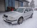 Kuva 2: Skoda Octavia 1U5 5D Combi 1.8T MT5 Ambiente 2004