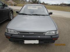 Toyota Corolla 1.3 sedan -89