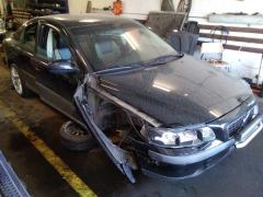 Volvo S60 T5 4D sedan -01