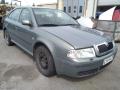 Kuva 2: Skoda Octavia 1.6 4D Hatchback -01 2001