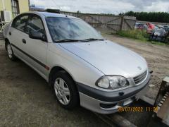 Toyota Avensis 1.6 sedan -99