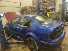 Volkswagen Bora 1.6 16V -02