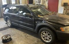Volvo XC70 Farmari (AC) 4ov 2401cm3 A