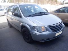Chrysler Voyager lyhytkorinen 5D MPV 3.3i A/T SE