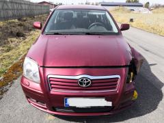Toyota Avensis 1.8 sedan -03