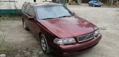 Volvo V70 2.4 aut. farmari -00 punainen