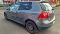 Kuva 2: Volkswagen GOLF V  1.6 FSI 3 ovinen 2005