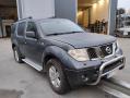 Kuva 2: Nissan Pathfinder III 2.5 dCi 4WD 2006