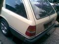 Kuva 2: Mercedes-Benz 124 300TE  farm.-90  1990