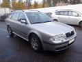 Kuva 2: Skoda Octavia 1U5 5D Combi 2.0i MT5 Ambiente 2001