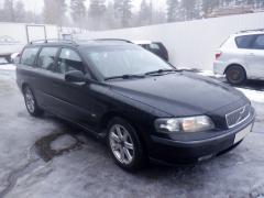Volvo V70 Mk2 5D STW 2.4i MT5