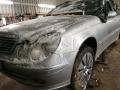 Kuva 2: MB E 220 CDI (w211) AUT. farmari hopea 2004