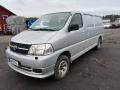 Kuva 2: Toyota Hiace 4x4 2010