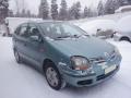 Kuva 2: Nissan Almera Tino V10 5D MPV 1.8i MT5 2003