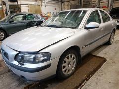Volvo S60 2.4 sedan -01