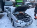 Kuva 2: Toyota Avensis 1.6 Terra sedan -02 ZZT220L-AEMNKW 2002