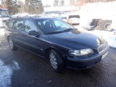 Volvo V70 Mk2 5D STW 2.4i MT5