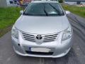 Kuva 2: Toyota Avensis 2.2 D-4D farm. -09 2009