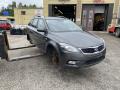 Kuva 2: Kia Ceed 1.6 -10 Farmari 2010