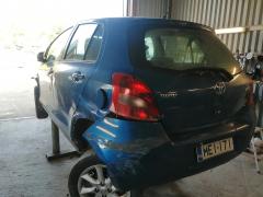 Toyota Yaris 1,3 -06 sininen 5-ov HB