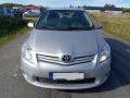 Kuva 2: Toyota Auris 1.6 -10 2010