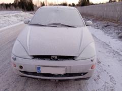 Ford Focus 1.6 16V sedan -01